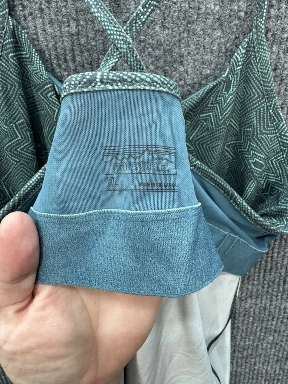 Patagonia Cross Beta Tank Top Womens XL Slim Fit Teal Green Shelf Bra Yoga 23490 - Picture 6 of 10